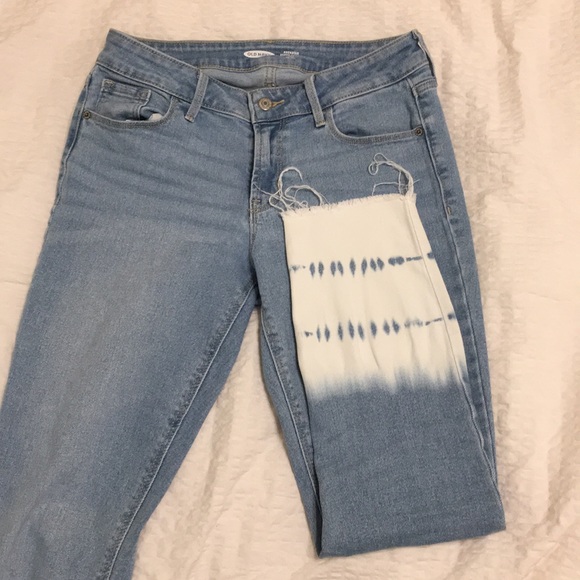 Old Navy Rockstar Jeans- Super Skinny, bleached - Picture 3 of 5